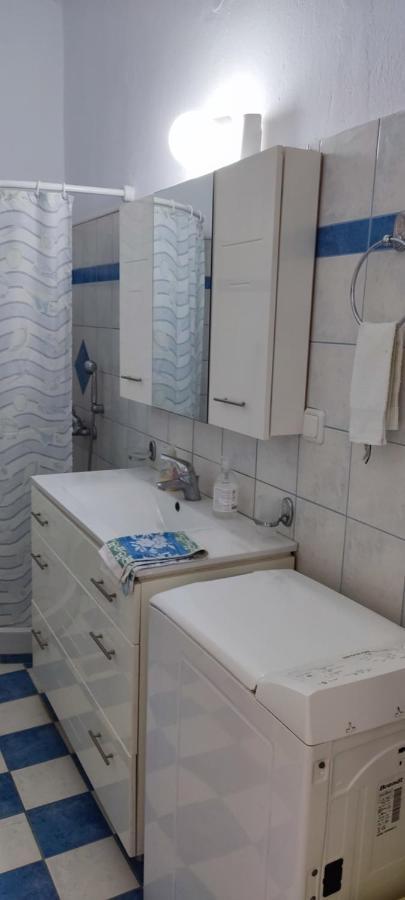 σπίτι στην πόλη κοντά στην λίμνη Apartment *
