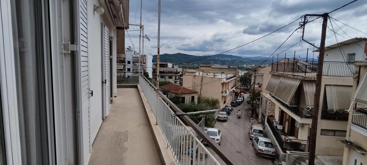 σπίτι στην πόλη κοντά στην λίμνη Arta